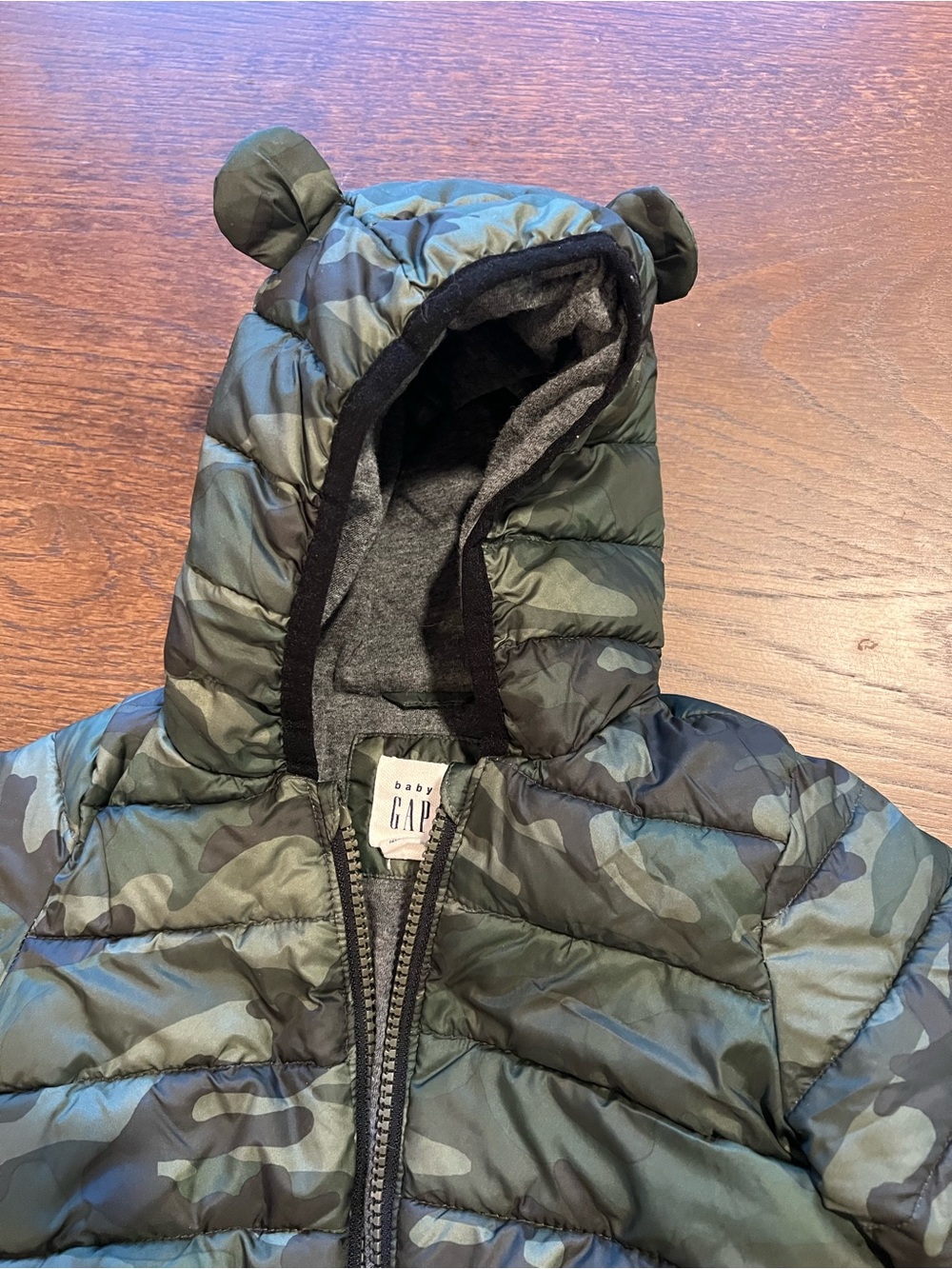 GAP Green Camouflage Toddler Puffer Jacket with Bear-Ear Hood size 6-9 months - Picture 2 of 4